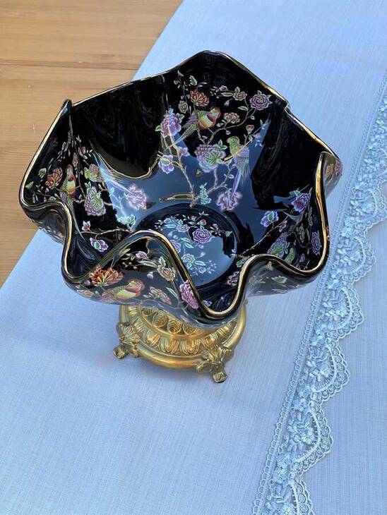 Bronz Ayaklı Siyah Çiçekli Meyvelik UJ 079