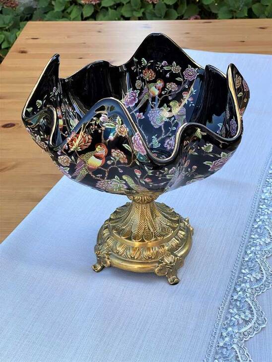 Bronz Ayaklı Siyah Çiçekli Meyvelik UJ 079