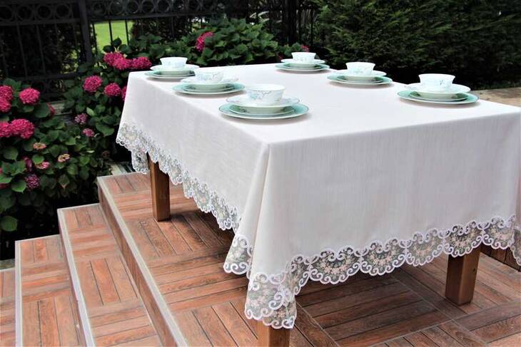 FRANSIZ DANTEL KAPİÇÇİNO KETEN DİKDÖRTGEN MASA ÖRTÜSÜ