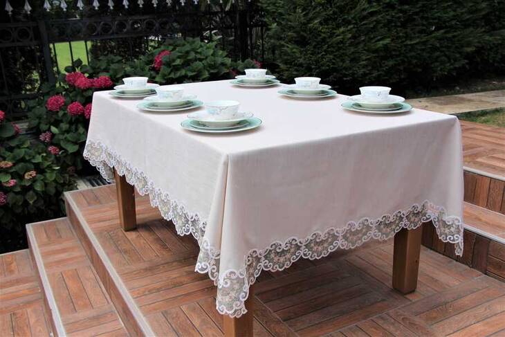 FRANSIZ DANTEL KAPİÇÇİNO KETEN DİKDÖRTGEN MASA ÖRTÜSÜ